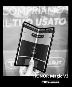 HONOR Magic V3